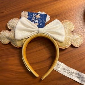 Disney SCENTED beignet ears!  How adorable!  They are vanilla scented- REALLY!